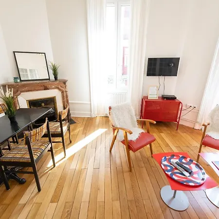 La Boheme, Appartement Chaleureux Et Decore Avec Gout