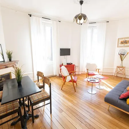La Boheme, Appartement Chaleureux Et Decore Avec Gout